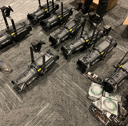 lot of stage lights on group pre-installation